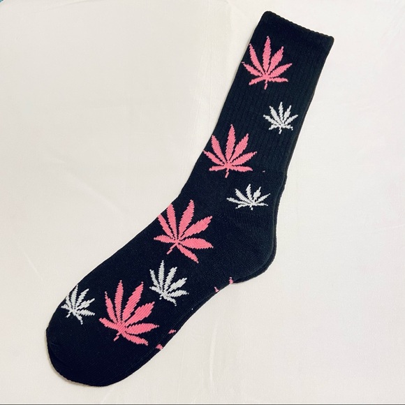 Weed Leaf Socks Green or Pink Leaf - Picture 3 of 7